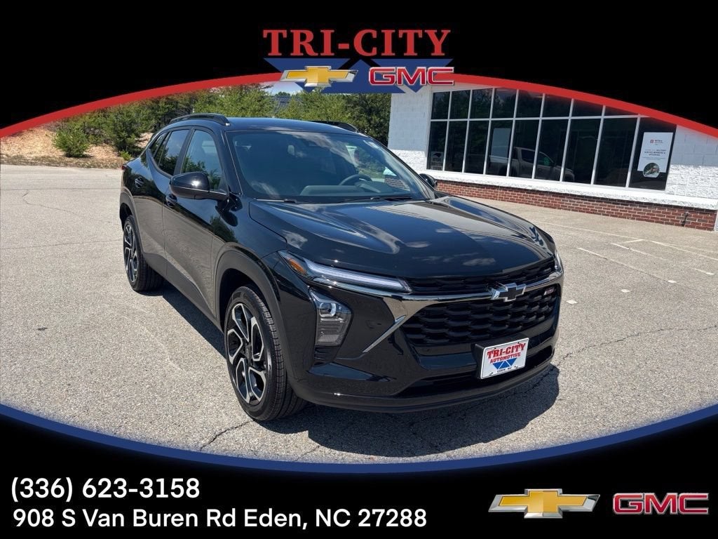 2026 Chevrolet Trax 2RS in Mosaic Black Metallic — front three-quarter view